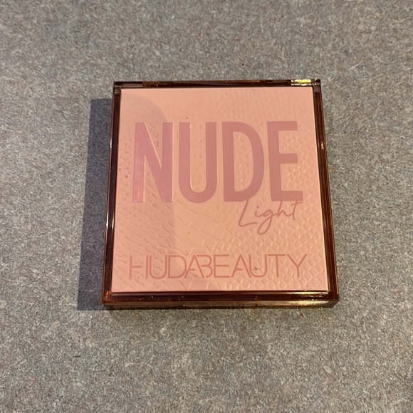 Huda beauty eye shadow palette - Picture 2 of 4